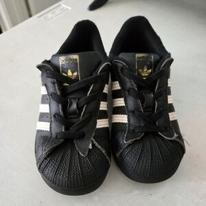 adidas superstar size 9 kids
